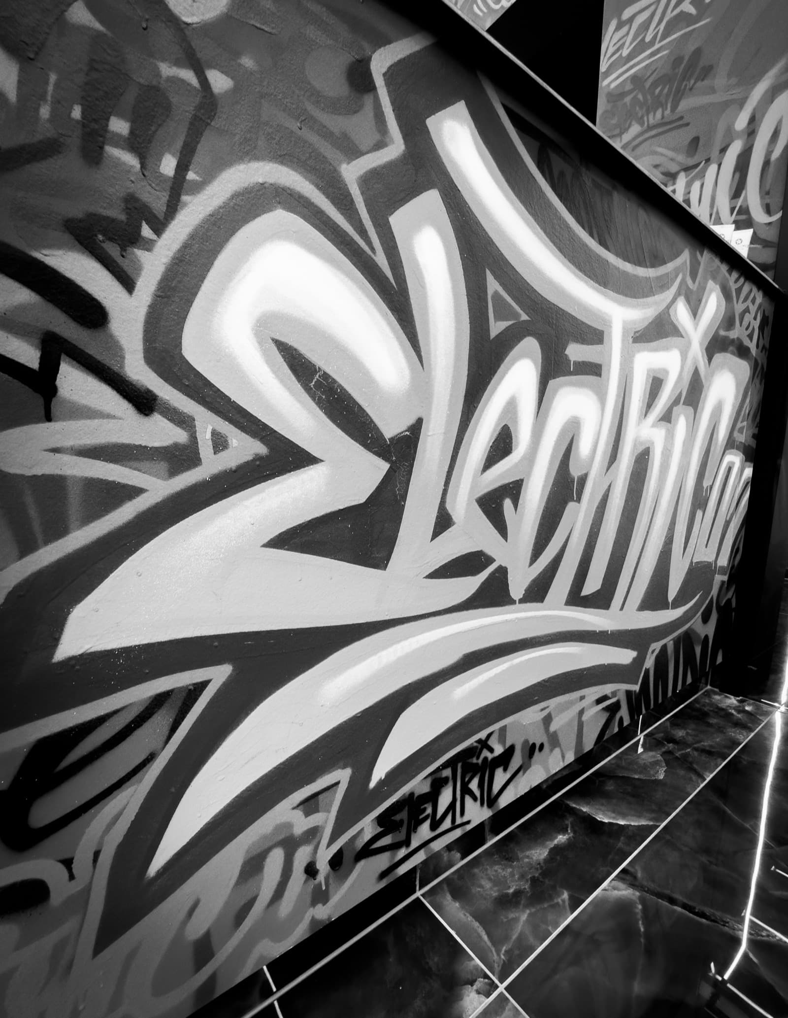 Innenraum des neuen Electric07 Tattoo Studios — Tattoo Studio Odenwald